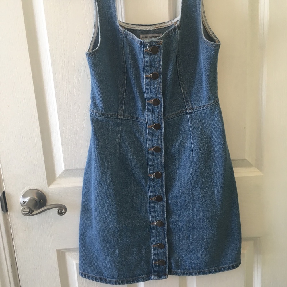 Cute denim dress!!